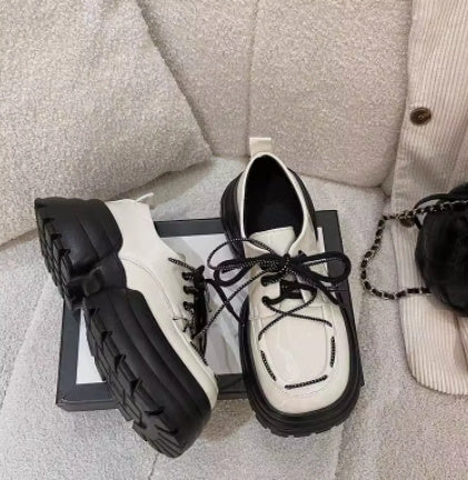 Chaussures à lacets en cuir souple